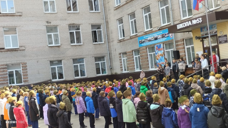 Урок в солдатской пилотке.